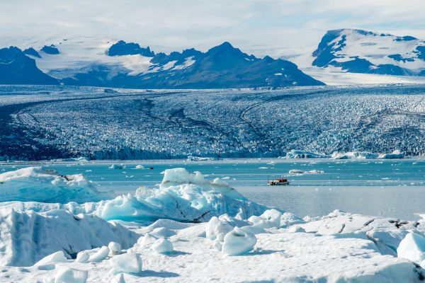 קרחון וַאטְנַאיוֹקוּטל  Vatnajökull, כיפת קרח ענקית באיסלנד